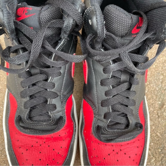 NIKE Men’s Court Vision Red Black Mid Top Size 7 - Picture 3 of 8